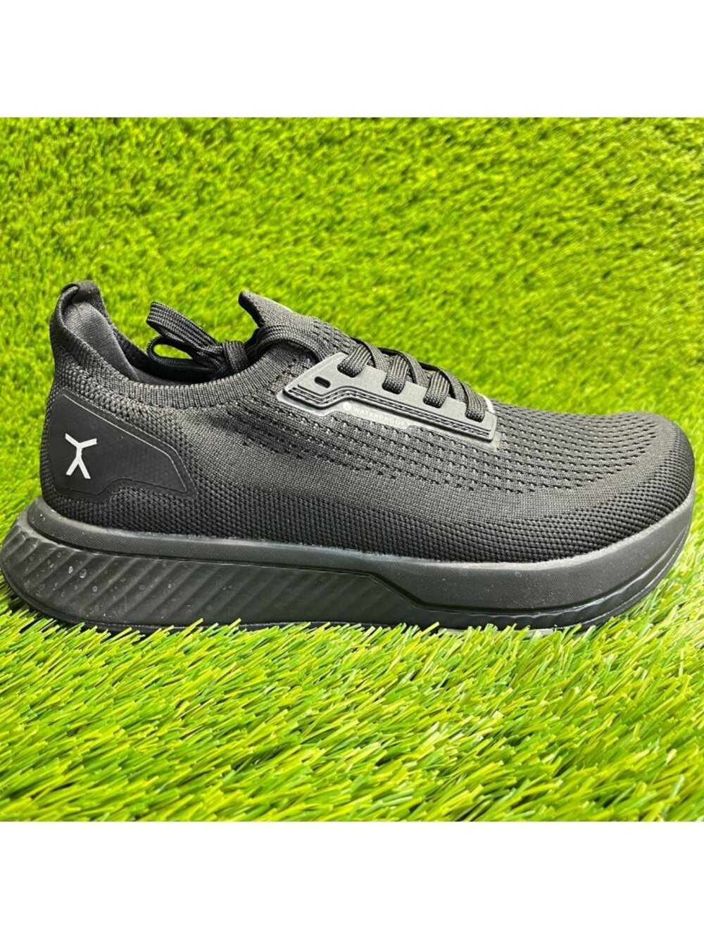 Flux Adapt Waterproof Runner Black Womens Size 8.5 Mens Size 7 Athletic Shoes